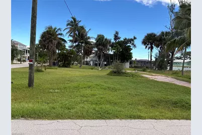209 Dakota Ave, Fort Myers Beach, FL 33931 - Photo 14