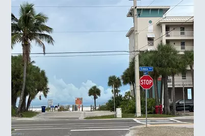 209 Dakota Ave, Fort Myers Beach, FL 33931 - Photo 10