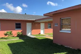 704 SE 46th Ln, Cape Coral, FL 33904 - Photo 8