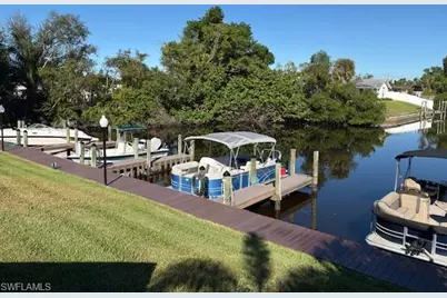 13317 Queen Palm Run, North Fort Myers, FL 33903 - Photo 24