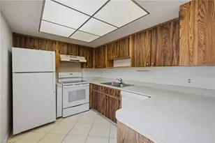 12491 McGregor Blvd, Fort Myers, FL 33919 - Photo 2
