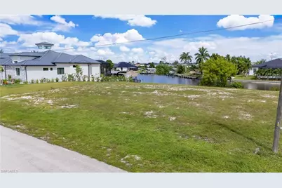 3317 NW 18th Ter, Cape Coral, FL 33993 - Photo 4