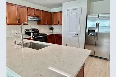 2909 NE 6th Pl, Cape Coral, FL 33909 - Photo 4