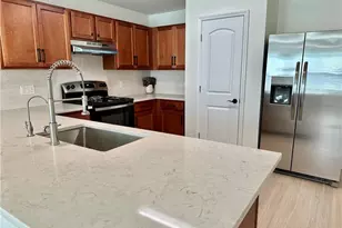 2909 NE 6th Pl, Cape Coral, FL 33909 - Photo 4