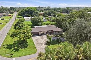 2502 Barcelona Ave, Fort Myers, FL 33905 - Photo 2