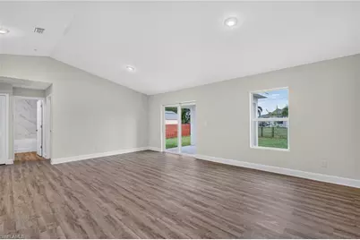 109 NE 23rd St, Cape Coral, FL 33909 - Photo 6