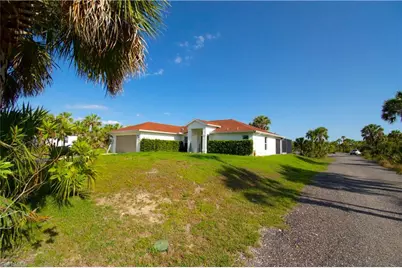 2640 36th Ave SE, Naples, FL 34117 - Photo 8