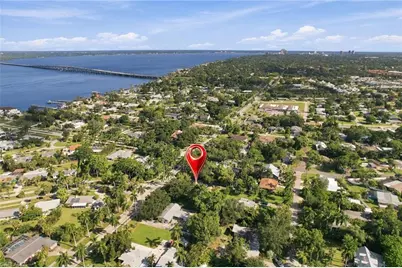 10461 McGregor Blvd, Fort Myers, FL 33919 - Photo 10