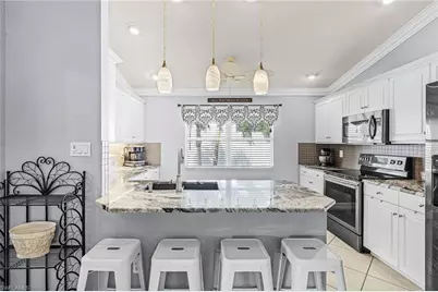 1823 SW 39th St, Cape Coral, FL 33914 - Photo 8