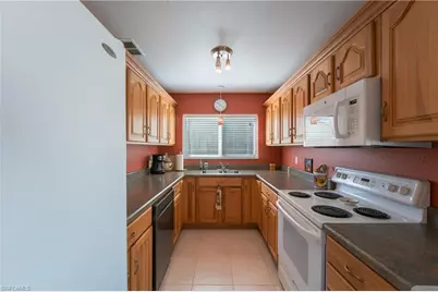2015 Showboat Plz, Labelle, FL 33935 - Photo 8