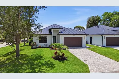 27659 Franklin St, Bonita Springs, FL 34134 - Photo 2