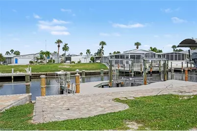 11501 Dogwood Ln, Fort Myers Beach, FL 33931 - Photo 6