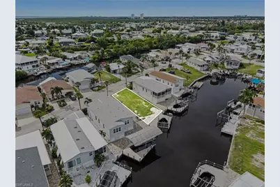 11501 Dogwood Ln, Fort Myers Beach, FL 33931 - Photo 12