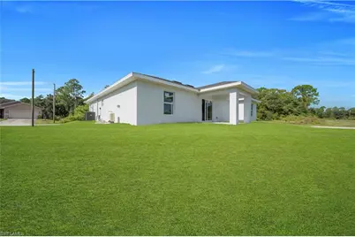 1021 Pilgrim St E, Lehigh Acres, FL 33974 - Photo 34