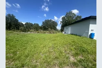 706 Azure Ave, Lehigh Acres, FL 33974 - Photo 10