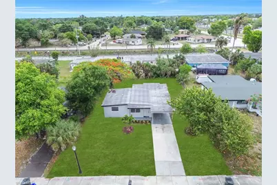 1527 Gardenia Ave, Fort Myers, FL 33916 - Photo 2