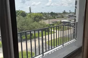 4906 Victoria Dr, Cape Coral, FL 33904 - Photo 10