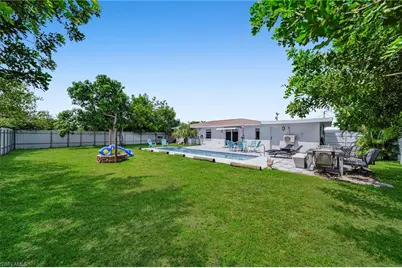 1032 NE Pine Island Ln, Cape Coral, FL 33909 - Photo 30