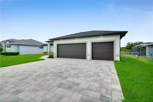 634 SE 1st Terrace, Cape Coral, FL 33990 - Photo 2