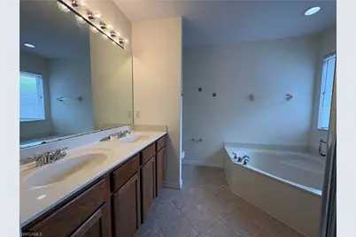 17533 Laurel Grove Ct, Fort Myers, FL 33967 - Photo 6