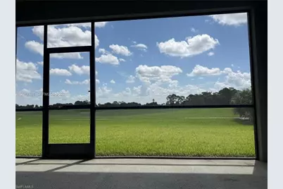 9291 Aqua Overlook Ct, Lehigh Acres, FL 33936 - Photo 10