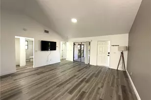 2811 SE 15th Pl, Cape Coral, FL 33904 - Photo 4
