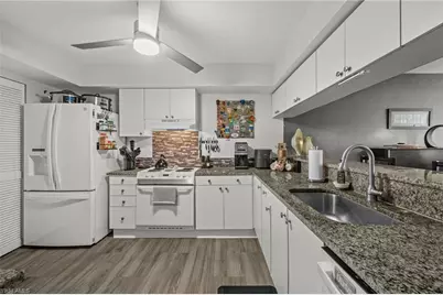 2069 W Lakeview Blvd #5, North Fort Myers, FL 33903 - Photo 2