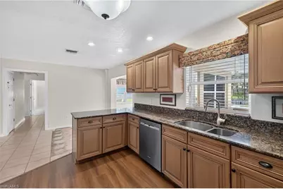 11030 McGregor Blvd, Fort Myers, FL 33919 - Photo 16