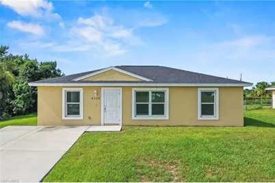 9026 Maywood Cir, Labelle, FL 33935 - Photo 2