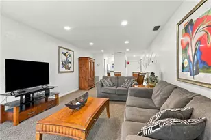 909 SE 46th Ln, Cape Coral, FL 33904 - Photo 6