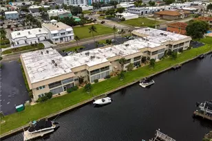 909 SE 46th Ln, Cape Coral, FL 33904 - Photo 24