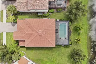 2446 Heydon Cir E, Naples, FL 34120 - Photo 4