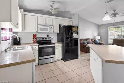 2620 Cartegena Ave, Fort Myers, FL 33905 - Photo 10