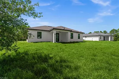 843 Bianca Ave S, Lehigh Acres, FL 33974 - Photo 38