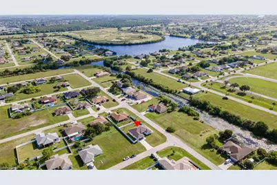 927 NE 18th St, Cape Coral, FL 33909 - Photo 4