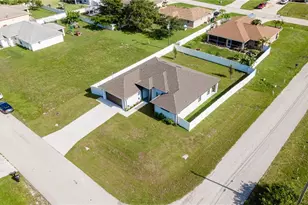 927 NE 18th St, Cape Coral, FL 33909 - Photo 6