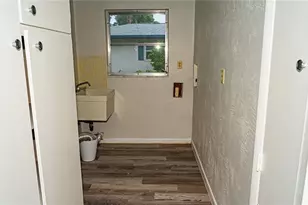 5541 Westwind Ln, Fort Myers, FL 33919 - Photo 8