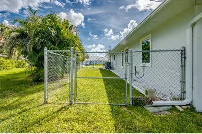 3812 SE 16th Pl, Cape Coral, FL 33904 - Photo 36