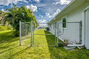 3812 SE 16th Pl, Cape Coral, FL 33904 - Photo 36