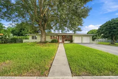 434 20th St NW, Homestead, FL 33030 - Photo 2