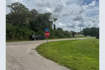 818 Acton Ave, Lehigh Acres, FL 33971 - Photo 4