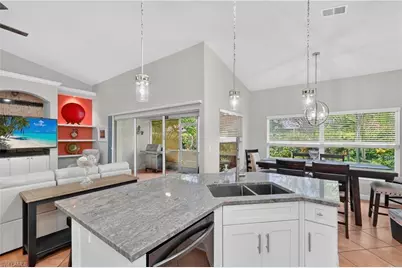 11180 La Coruna Ln, Bonita Springs, FL 34135 - Photo 10