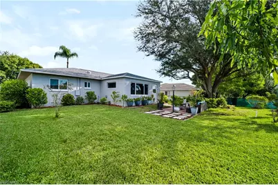 318 SE 23rd Ter, Cape Coral, FL 33990 - Photo 32