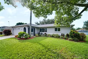 318 SE 23rd Terrace, Cape Coral, FL 33990 - Photo 6