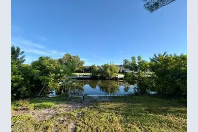 315 SE 29th Ter, Cape Coral, FL 33904 - Photo 4