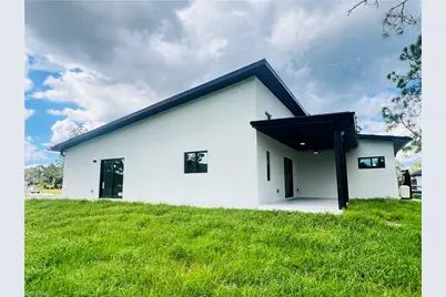 712 Bumby St E, Lehigh Acres, FL 33974 - Photo 26