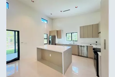 712 Bumby St E, Lehigh Acres, FL 33974 - Photo 6