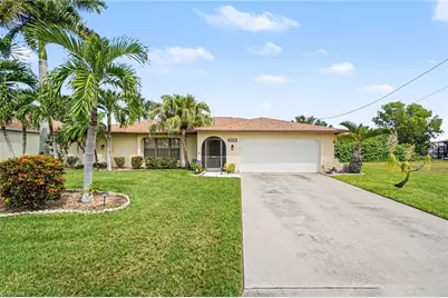 233 SE 31st St, Cape Coral, FL 33904 - Photo 2