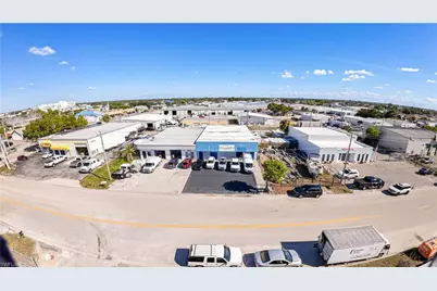 909 SE 13th Pl #2, Cape Coral, FL 33990 - Photo 2