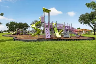 3656 Suntrust Dr, Fort Myers, FL 33916 - Photo 24
